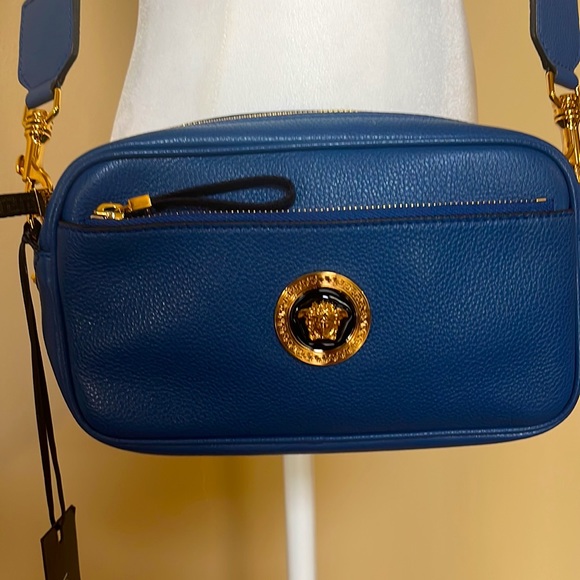 VERSACE NWT LA MEDUSA CALFSKIN BLUE LEATHER CROSSBODY OR BELT BAG MADE IN ITALY - Picture 4 of 16
